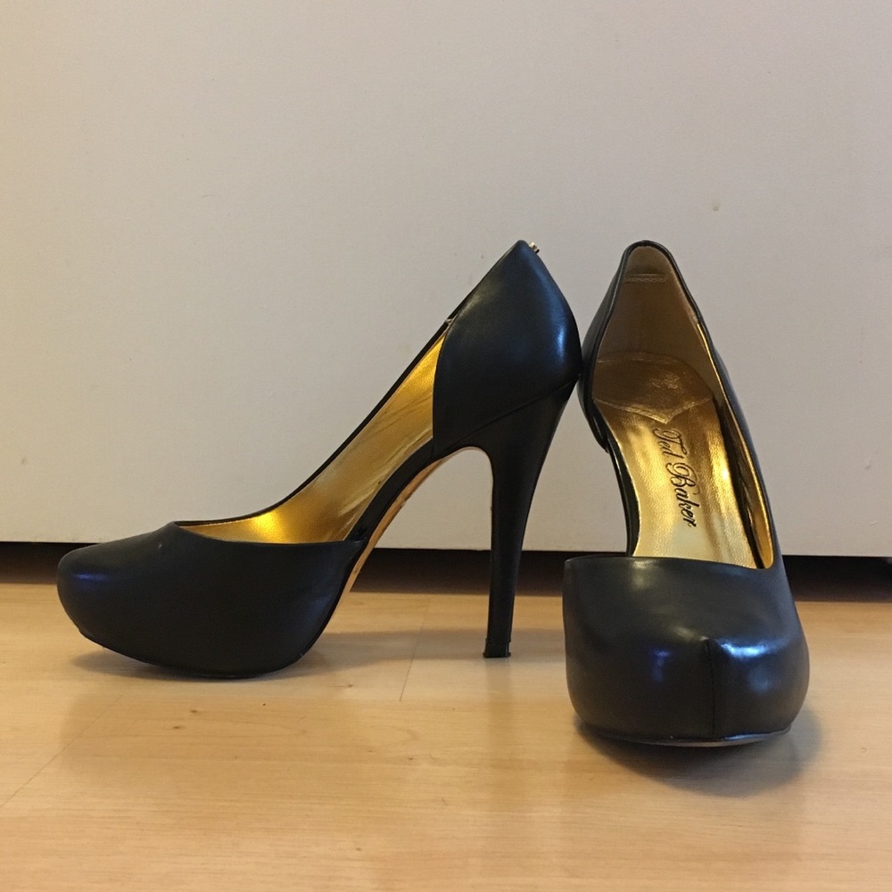 Ted Baker high heeled black leather pumps